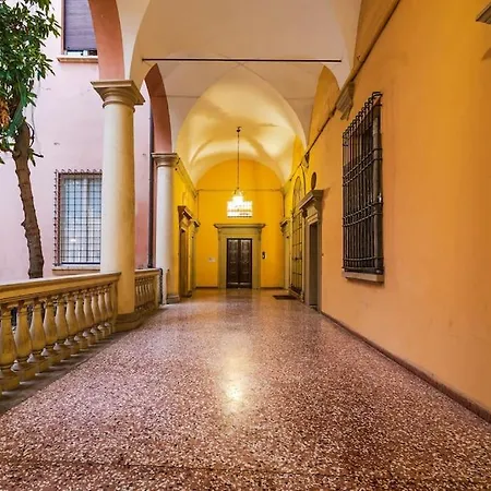 Garden Piazza Maggiore Bolonha